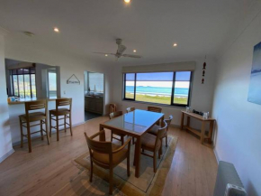 Luxury Beachfront Home 10 Steps from the Beach, Long Beach